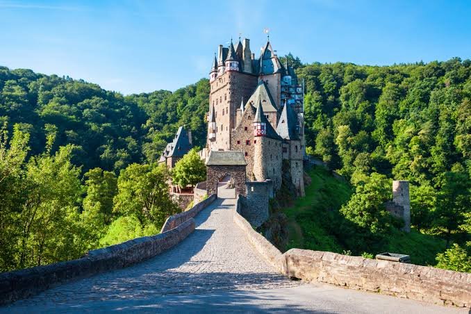 Bavarian Beer and Fest: The Ultimate Oktoberfest Getaway in Munich